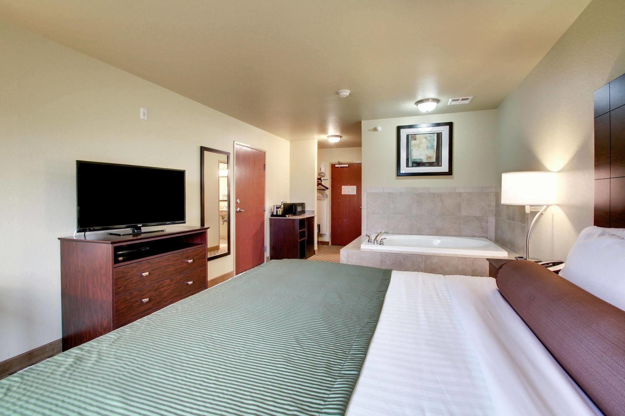 Cobblestone Inn & Suites - Schuyler Ngoại thất bức ảnh